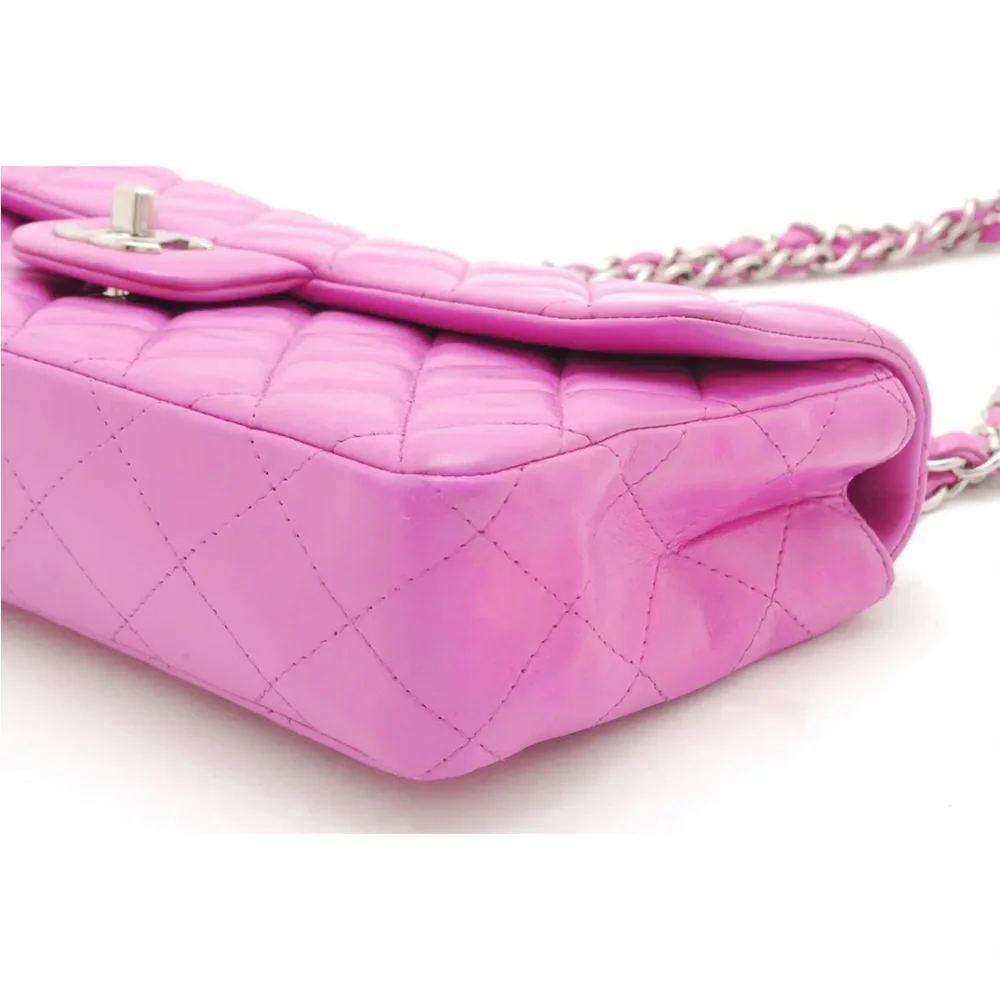 ⭐️ Authentic CHANEL Bag ⭐️ - Picture 10 of 16